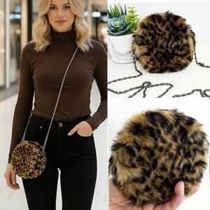 1989 Place🍂Vintage Mini Faux Fur Round Crossbody Bag/Purse/Shoulder Bag